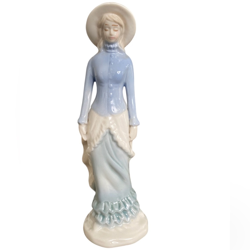 VINTAGE GIRL PORCELAIN